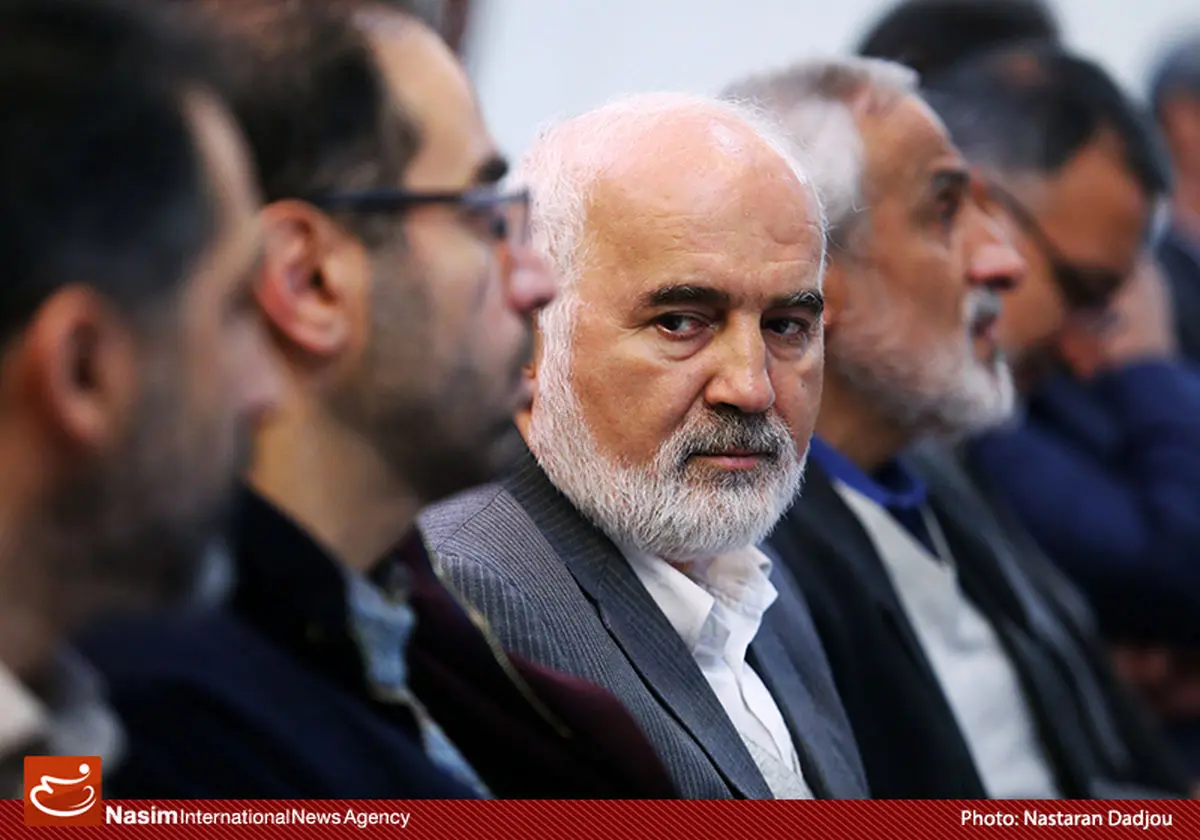 توکلی: مردم با ادغام بیمه‌ها بیش از این ضرر می‌کنند