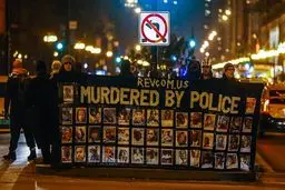 تظاهرات هزاران معترض آمریکایی در شیکاگو +تصاویر