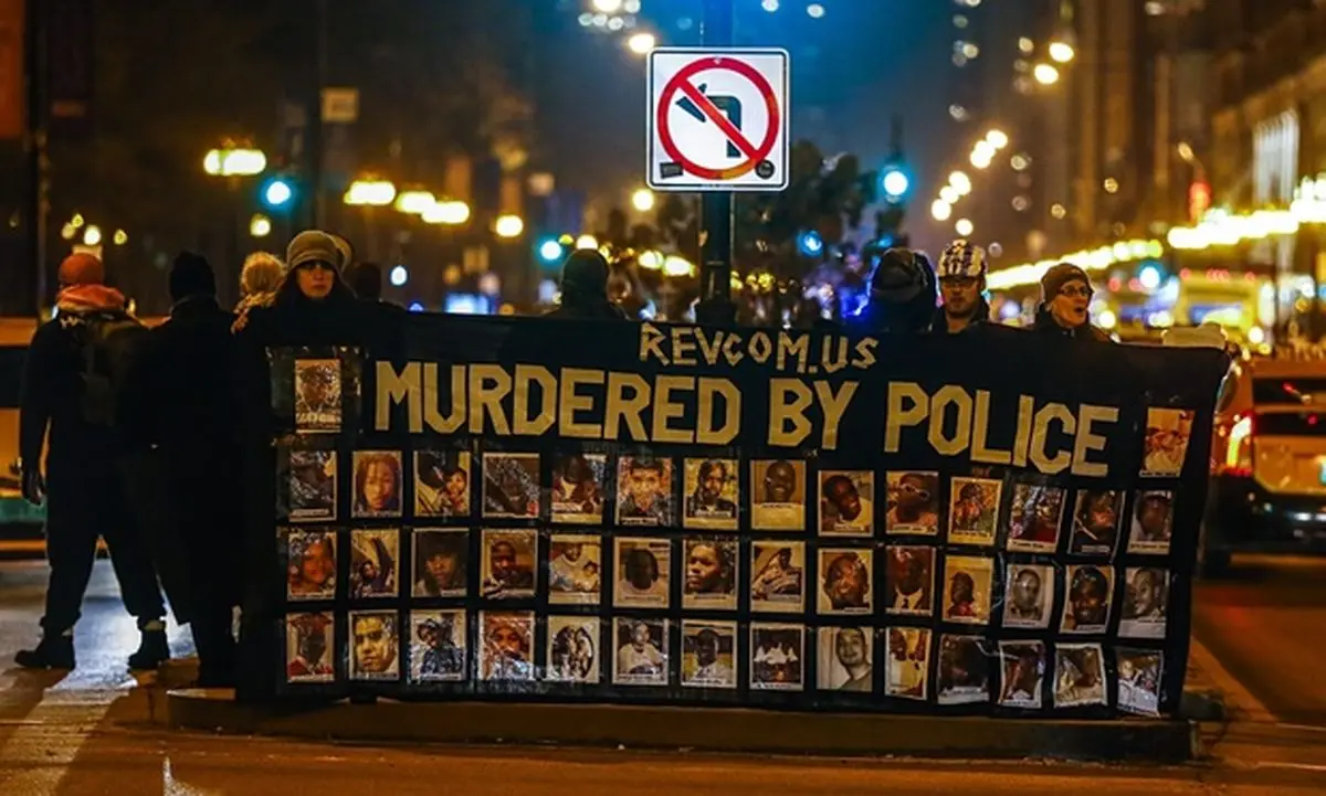 تظاهرات هزاران معترض آمریکایی در شیکاگو +تصاویر