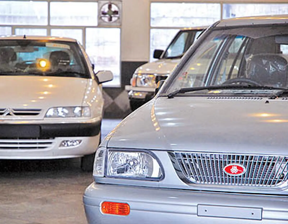 اختلاف میان بانک مرکزی و خودروسازان تحویل خودروهای وام ۲۵ میلیونی را به تاخیر انداخت
