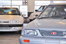 اختلاف میان بانک مرکزی و خودروسازان تحویل خودروهای وام ۲۵ میلیونی را به تاخیر انداخت
