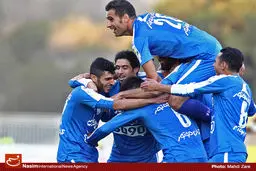 استقلال ۱۰ نفره با درخشش 