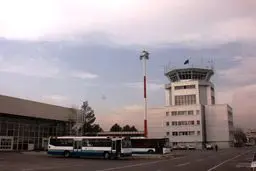 اختلال در فرود پروازهای ورودی فرودگاه مشهد به دلیل بارش برف