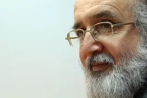 مستخدمین حسینی: سخنان زنگنه به کاهش قیمت نفت می‌‌انجامد