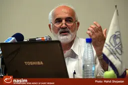 احمد توکلی: بابک زنجانی اولین مدال را  از دست هاشمی رفسنجانی گرفت