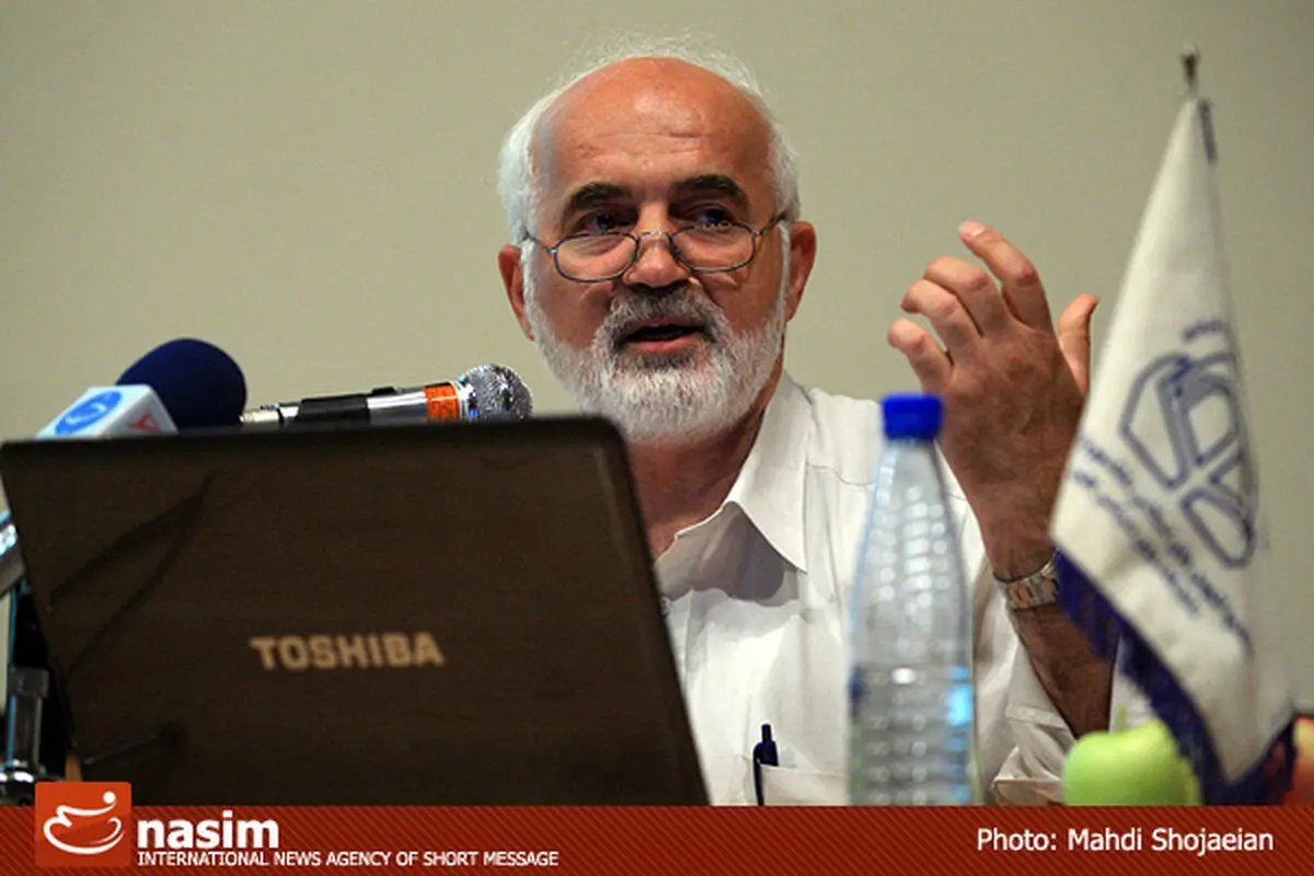 احمد توکلی: بابک زنجانی اولین مدال را  از دست هاشمی رفسنجانی گرفت