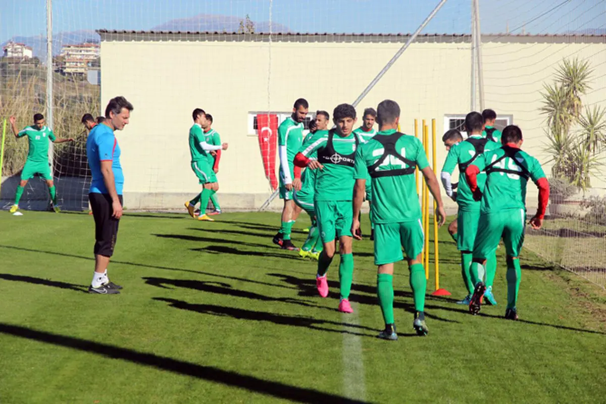 تیم فوتبال امید به تهران رسید