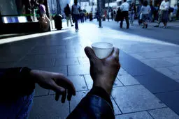 یورو نیوز:  فقر یک چهارم جمعیت اروپا را تهدید می‌کند