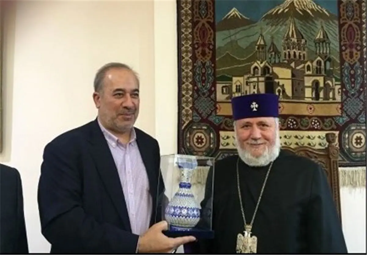 رهبر ارامنه جهان: گروه‌های افراطی در حال جنگ با خداوند هستند