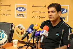 رضا مهاجری: برابر استقلال خوزستان اشتباهات فردی زیادی داشتیم