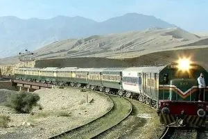 مدیرکل سرمایه‌گذاری راه‌آهن:۱۲۱ طرح  وزارت راه  به سرمایه‌گذاران ایتالیایی   عرضه می‌شود