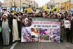 راهپیمایی نمازگزاران جمعه در اعتراض به قتل‌عام شیعیان نیجریه