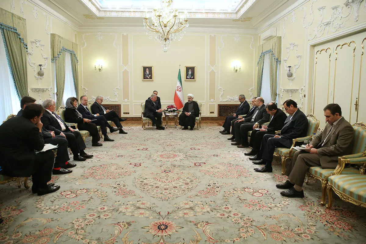 روحانی: شناسایی حامیان تروریست‌ها دشوار نیست