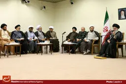 گزارش تصویری:: دیدار اعضای ستاد جشنواره شعر حوزه با رهبر معظم انقلاب
