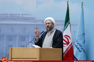 آملی لاریجانی: آیا کسانی که دنبال  ریاست جمهوری مادام‌العمر بودند با مردم هستند؟