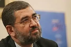 معاون وزیر سابق نفت: زنگنه کشور را محتاج واردات بنزین کرد؛ بنزین وارداتی به زحمت یورو۳ است