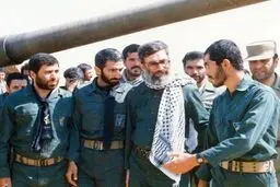 ساماندهی هشت هزار سند از اندیشه‌های نظامی رهبر انقلاب