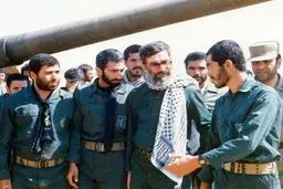 ساماندهی هشت هزار سند از اندیشه‌های نظامی رهبر انقلاب