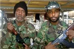 سرلشکر  جعفری  از پدر شهید اهل سنت مدافع حرم تقدیر کرد