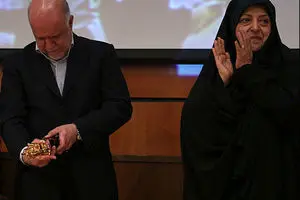 آقای ژنرال!  تولید بنزین وطنی را هم که تعطیل کردید، پس چرا هوا ‌آلوده است؟