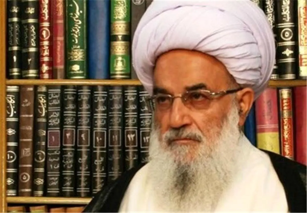 تجلیل از  خانواده  آیت‌الله مویدی قمی در اختتامیه مسابقات سراسری قرآن