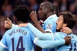 لسترسیتی به لیورپول باخت اما در صدر ماند