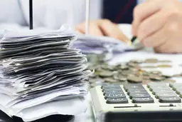 یک پای بودجه می‌لرزد