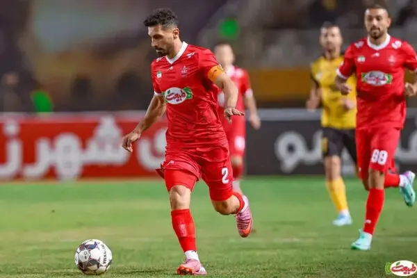 پیروزی پرسپولیس در جدال جنجالی با سپاهان 