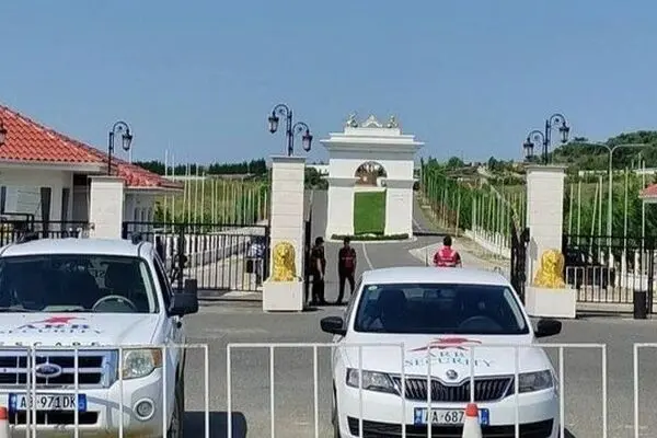 پلیس آلبانی کنترل مقر منافقین را در دست گرفت