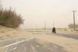 طوفان شدید ۱۰۱ کیلومتر بر ساعتی زابل را درنوردید | کاهش دید به ۸۰۰ متر