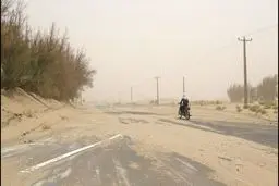 طوفان شدید ۱۰۱ کیلومتر بر ساعتی زابل را درنوردید | کاهش دید به ۸۰۰ متر