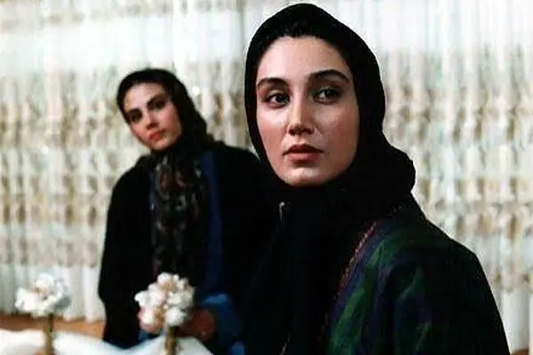پخش فیلم سینمایی «دست های آلوده» از شبکه نمایش
