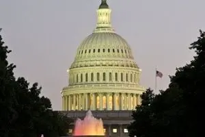 فیلم: دود بلند شد، کنگره تعطیل شد 