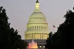 فیلم: دود بلند شد، کنگره تعطیل شد 