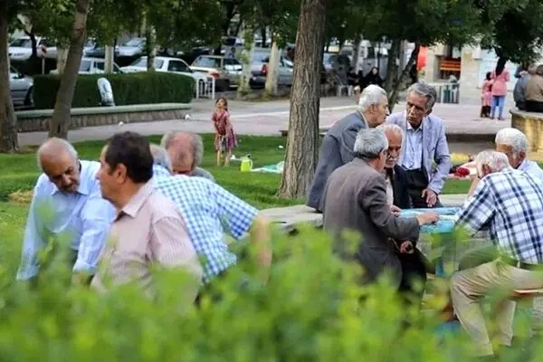 وعده پرداخت عیدی بازنشستگان در نیمه دوم بهمن