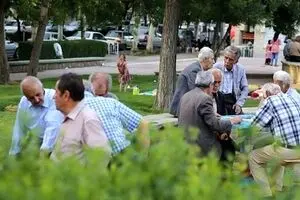 وعده پرداخت عیدی بازنشستگان در نیمه دوم بهمن
