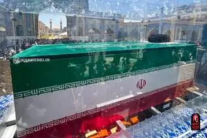 فیلم کامل نماز آیت‌الله سیدمحمدتقی حکیم بر پیکر امام مجاهد شهید در حرم علوی