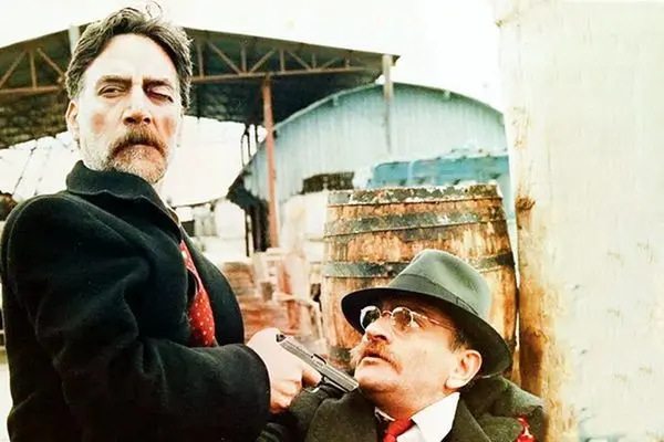 پخش فیلم سینمایی «سرب» از شبکه نمایش