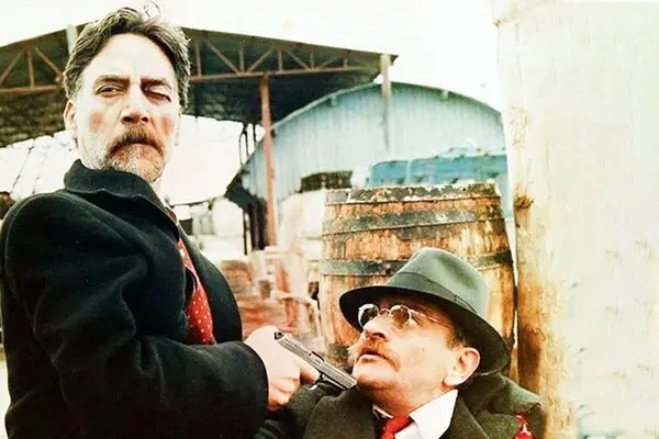 پخش فیلم سینمایی «سرب» از شبکه نمایش
