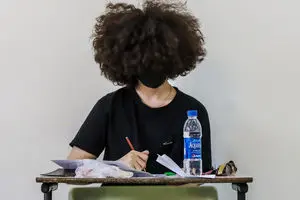 فقط نقابِ نمایش تغییر کرده