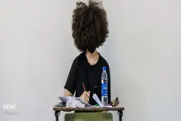 فقط نقابِ نمایش تغییر کرده