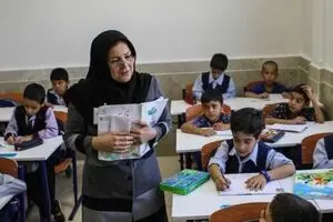 حقوق چه افرادی با اجرای رتبه‌بندی معلمان افزایش می یابد؟