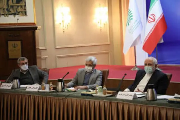 ظریف: با لغو تحریم‌ها، ایران می‌تواند قطب علم و فناوری در منطقه باشد
