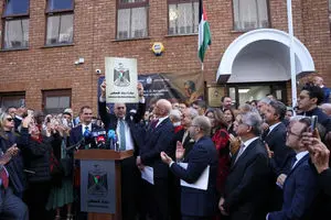 بریتانیا و مالت رسماً فلسطین را به رسمیت شناختند و سفارت فلسطین در لندن افتتاح شد