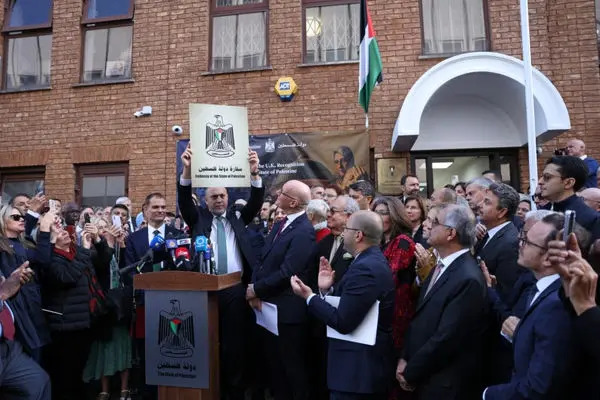 بریتانیا و مالت رسماً فلسطین را به رسمیت شناختند و سفارت فلسطین در لندن افتتاح شد