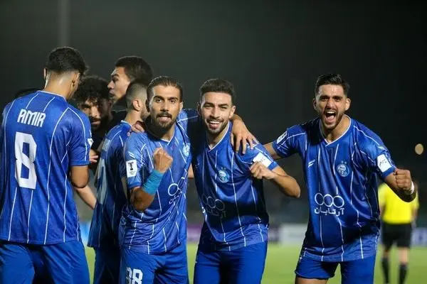 استقلال ۳ بر ۰ فجر سپاسی را شکست داد و صدر جدول لیگ برتر را قبضه کرد