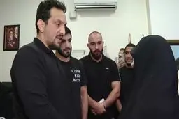 ادای احترام قهرمانان کشتی به مادر شهید زین‌الدین در اکران فیلم «مجنون»