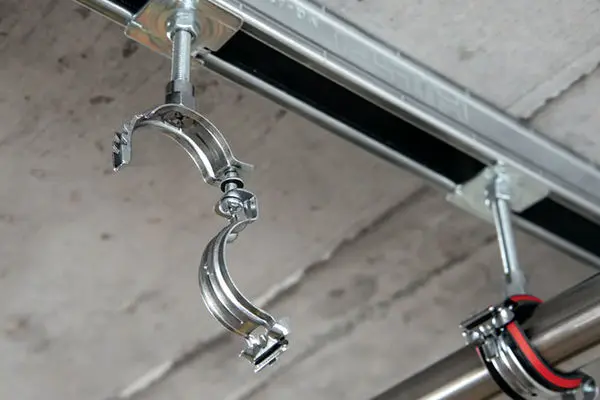 بست اسپیت لوله برق چیست؟ + مشخصات فنی و معرفی انواع آن