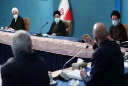 آیا مصوبات شورای عالی انقلاب فرهنگی در حکم قانون است؟