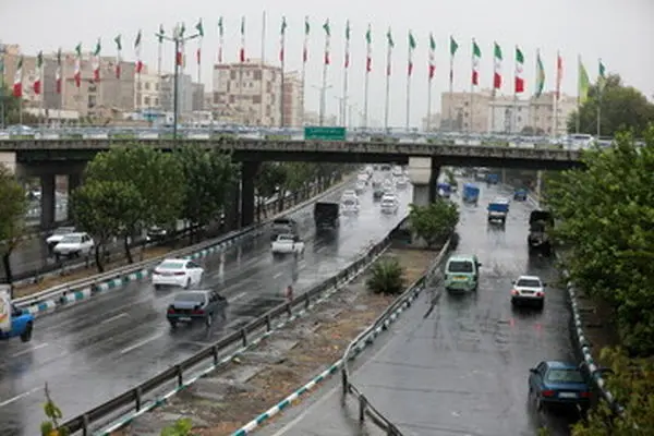 کاهش ۶ درجهای دما و هشدار بارش باران در تهران